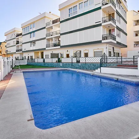 Con Parking Y Piscina * Torrox